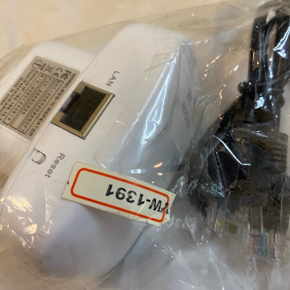 Wi-Fi Extender with Cable and Plug In NIP Host Pick 06/24!